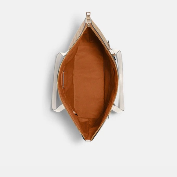 Coach Gallery Tote In Signature Canvas - Picture 3 of 4